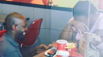 Bị chê cười vì cầu hôn trong nhà hàng KFC, cặp đôi nhận cái kết 'rớt nước mắt' ngay sau đó