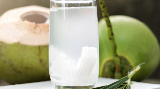 Nước dừa rất tốt nhưng đây là thời điểm gây hại nhất, thèm đến mấy cũng không được uống