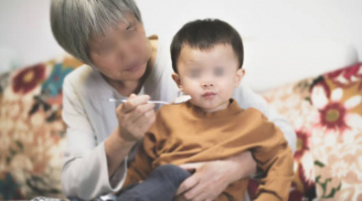Bà nội vô tình khiến cháu bị viêm toàn bộ niêm mạc dạ dày vì thói quen tai hại nhiều nhà đang mắc phải