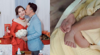 Bà xã Đinh Tiến Đạt lần đầu chia sẻ ảnh em bé, xác nhận hạ sinh con đầu lòng được 20 ngày