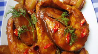 Mẹ đảm kho cá chuối riềng thơm ngon lạ miệng, cả nhà ăn hết nồi cơm