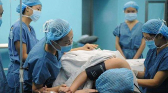 Trong quá trình sinh con mẹ bầu chỉ ho vài tiếng, 5 phút sau đã mãi mãi ra đi