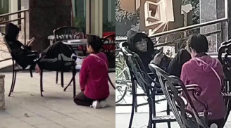 Mẹ quỳ gối hàng giờ cầu xin con trai đừng bỏ học nhưng điều này mới khiến mọi người phẫn nộ