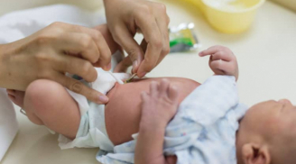 Những dấu hiệu ở rốn cảnh báo trẻ sơ sinh đang mắc bệnh nguy hiểm, cha mẹ cần lưu tâm