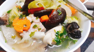 Canh sườn non nấu bắp cải lạ miệng, thơm ngon độc đáo