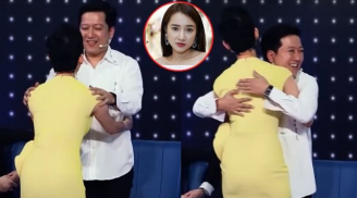 Trường Giang “lúng túng” khi được Xuân Lan đề nghị ôm chặt để kiểm chứng vòng một