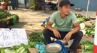 Ông chú bán rau 'không đeo khẩu trang, bán đắt gấp đôi': Bán rau rẻ, miễn phí cho công nhân nghèo
