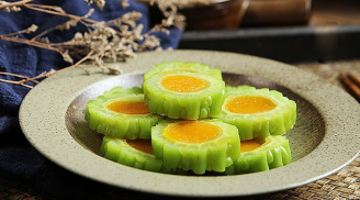 Trổ tài làm món mướp đắng nhồi bí đỏ ngon mắt, lạ miệng từ người già đến trẻ nhỏ đều thích mê