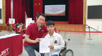 Nam sinh được bạn cõng đi học 10 năm nhập học tại Bách khoa