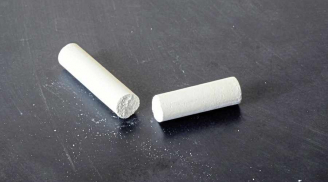 Chỉ một viên phấn viết bảng, mang lại nhiều tác dụng trong khi làm việc nhà