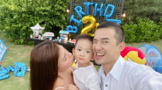 Thúy Diễm khoe con trai hơn 2 tuổi đã có hành động ga lăng, cư dân mạng đồng loạt khẳng định gen của ba