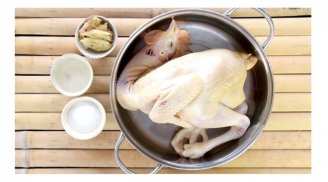 Sai lầm khi luộc thịt gà khiến món ăn mất sạch dinh dưỡng, dễ rước vi khuẩn gây bệnh