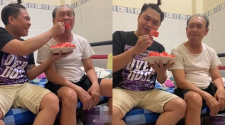 Con trai Lê Giang hiếm hoi vui vẻ bên NS Duy Phương, chia sẻ xúc động vì lần đầu làm điều này cho bố
