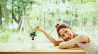 Không cần quá xinh đẹp, đàn bà thông minh ghi lòng tạc dạ những điều này thì cả đời không sợ bất hạnh