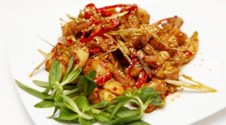 Chân gà rút xương xào sả ớt thơm ngon nức mũi