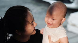 Tan chảy trước nụ cười đáng yêu lém lỉnh của con trai Leon nhà Hà Hồ