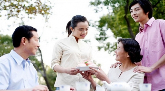 5 cách hành xử khéo léo cho nàng dâu mới về nhà chồng, cứ thế này bảo sao mẹ chồng quý con dâu