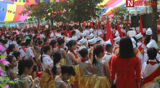 Phụ huynh “mất ăn mất ngủ” vì các khoản thu đầu năm học của con