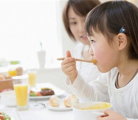 Bí quyết giúp bé ăn ngon miệng, tăng cân vù vù, con khỏe mẹ vui