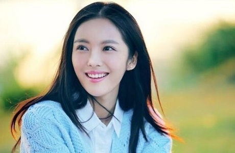 Đàn bà nhìn đời bằng ánh mắt tĩnh lặng, không sợ phù phiếm và có 3 thứ luôn giữ chặt cho riêng mình