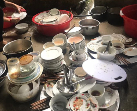 Về ra mắt nhà người yêu phải rửa 5 mâm bát một mình, cô gái phản đòn cực gắt làm bạn trai 'đứng hình'