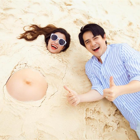Khoảnh khắc Đông Nhi khoe bụng bầu cán mốc 1 triệu like, xô đổ mọi kỷ lục của nữ ca sĩ trước đó