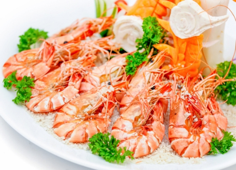 Sai lầm khi cho con ăn tôm khiến tôm mất sạch canxi, bé ốm yếu, nhất là điều thứ 2 nhiều mẹ mắc phải