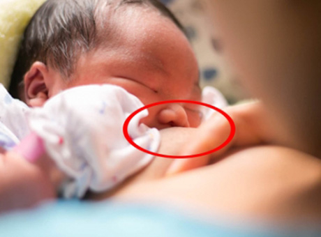 4 đặc điểm xuất hiện sau sinh cho thấy trẻ phát triển khỏe mạnh, nhanh nhẹn đúng chuẩn