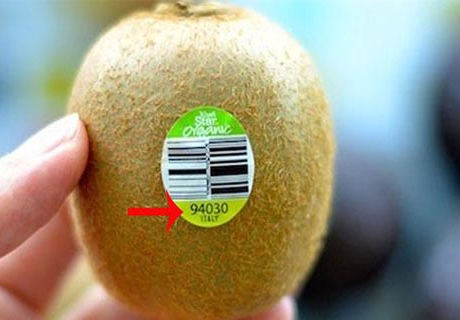 Dãy số in trên hoa quả nhập khẩu có ý nghĩa gì, đừng nghĩ cứ nhập khẩu là sẽ an toàn